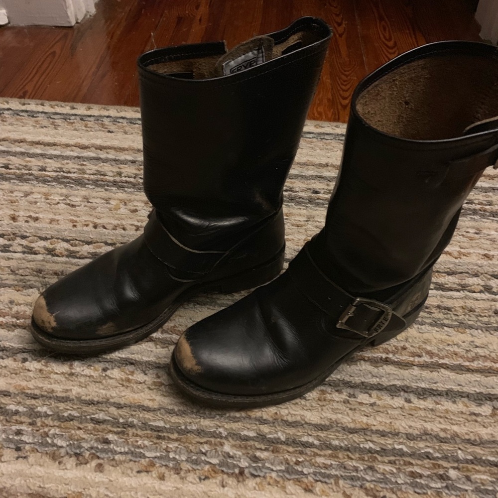 Used Frye Veronica Short Boots distressed - Picture 3 of 8